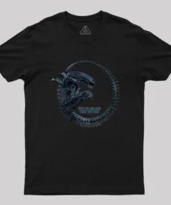 Alternative view of Xenomorph Geek T-Shirt