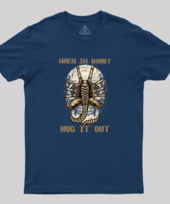 Alternative view of When In Doubt Hug It Out Geek T-Shirt