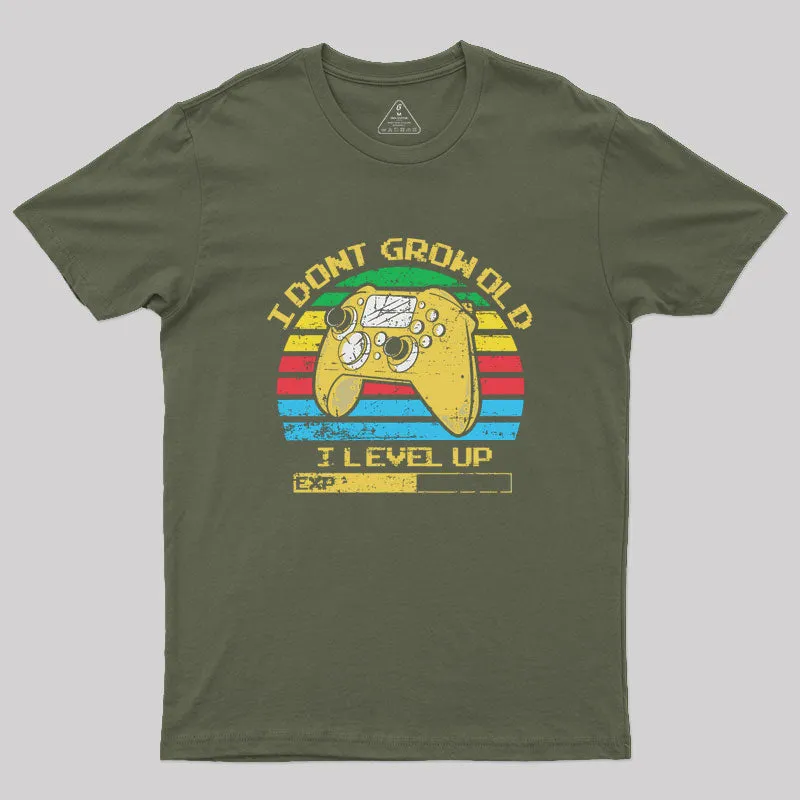 Growing Older and Levelling Up Geek T-Shirt - Image 3