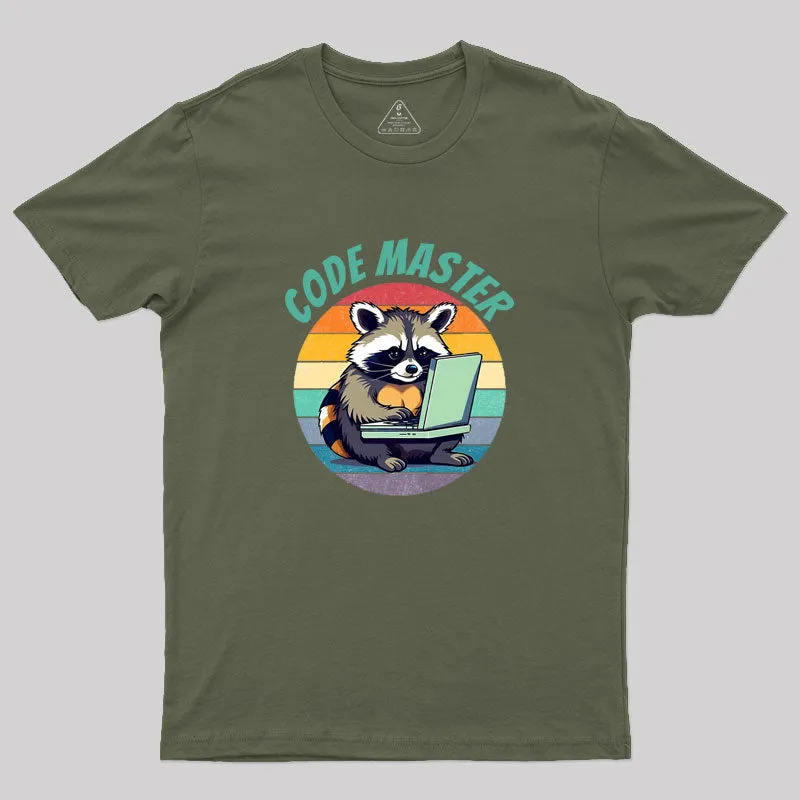 Funny raccoon coding on computer Geek T-Shirt