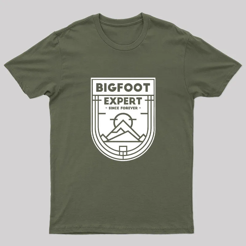 Bigfoot Expert Geek T-Shirt