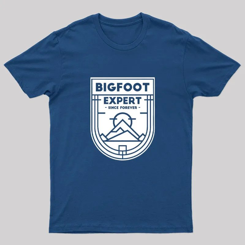 Bigfoot Expert Geek T-Shirt - Image 2