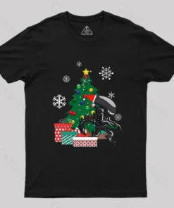 Alternative view of Alien Xenomorph Around The Christmas Geek T-Shirt