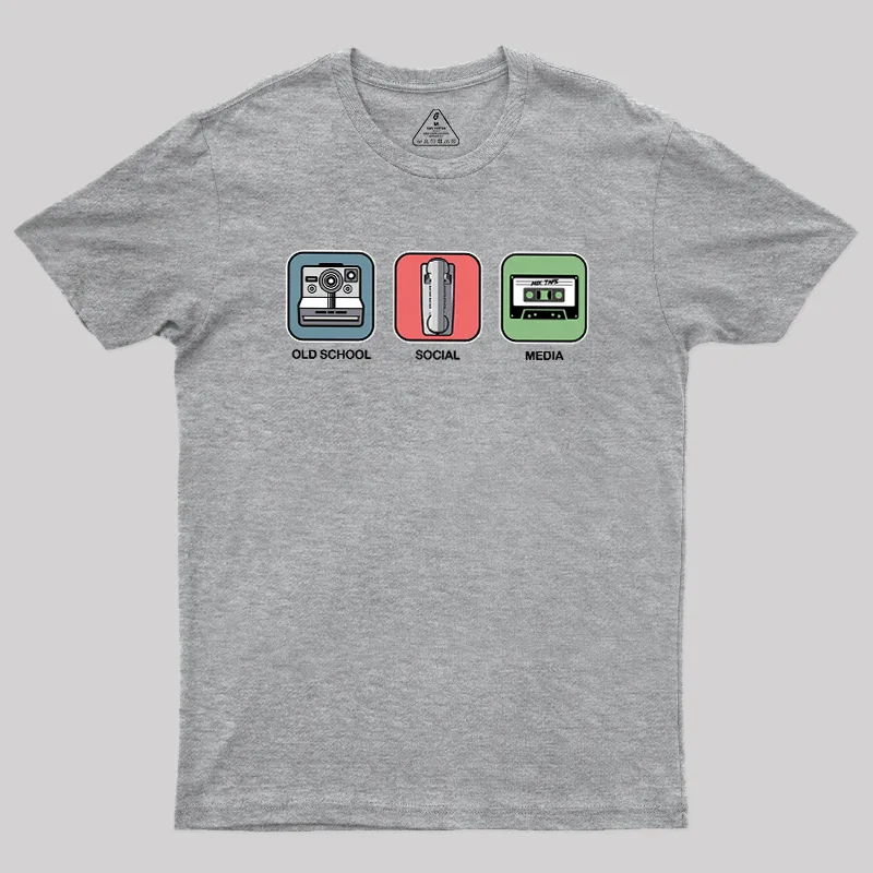 Old School Social Media Geek T-Shirt - Image 4